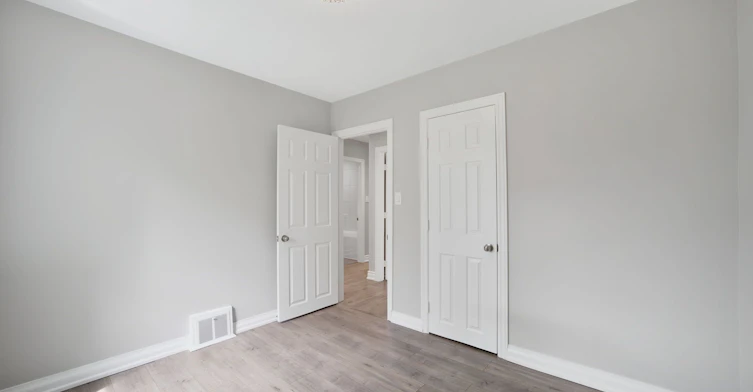 15 Delroy Drive, Toronto, ON, M8Y 1M8 - 12