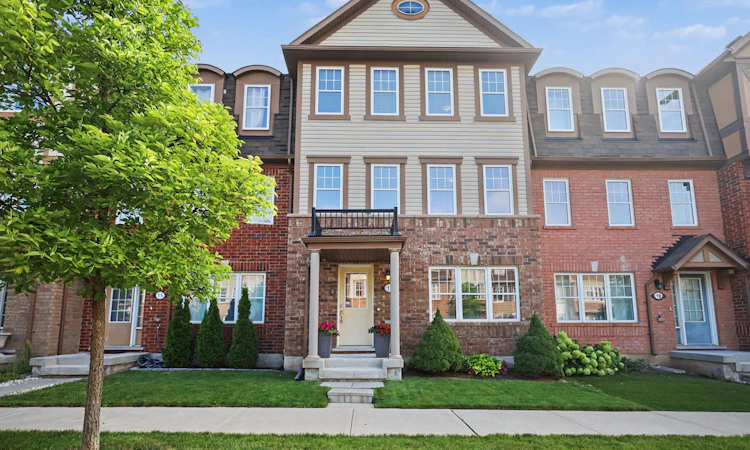 17 Crossbill Road