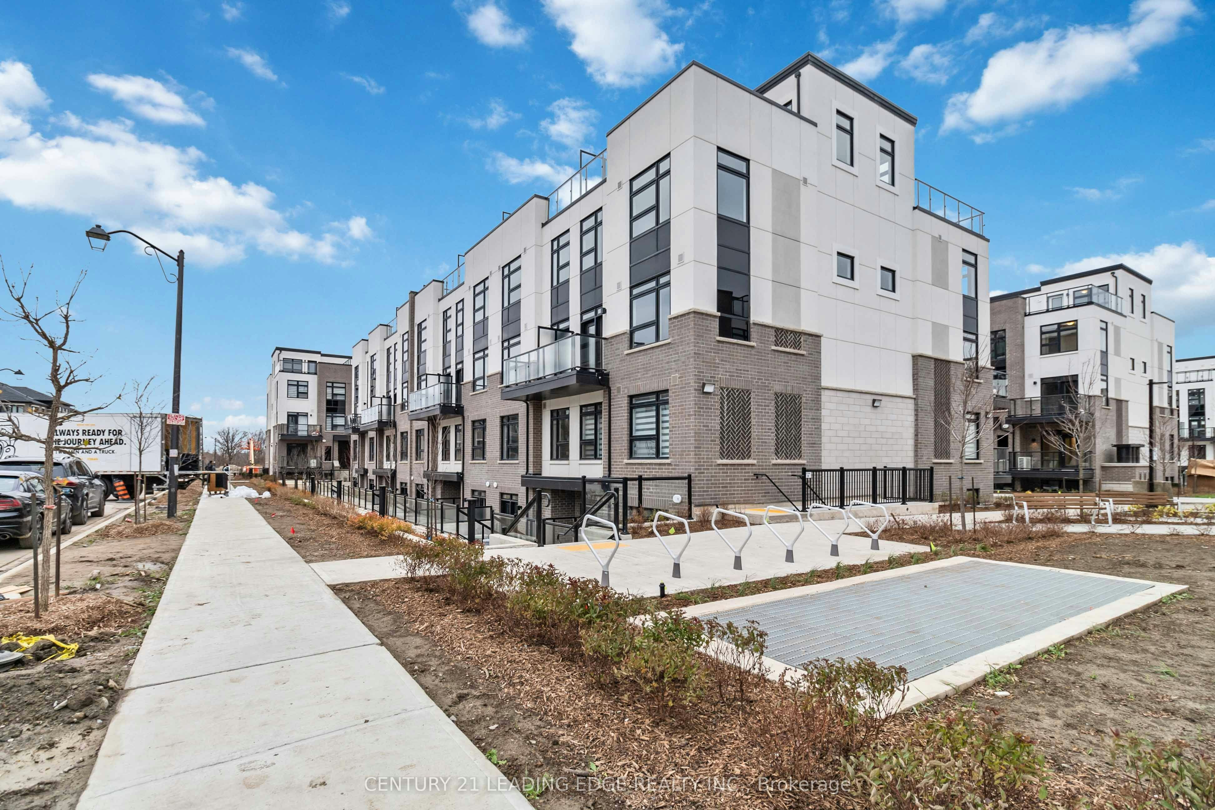 128-1569 Rose Way, Milton, ON, L9E 0J2