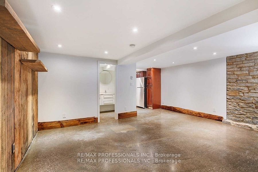 BSMT-9 Rambert Crescent, Toronto, ON, M6S 1E5 - 6