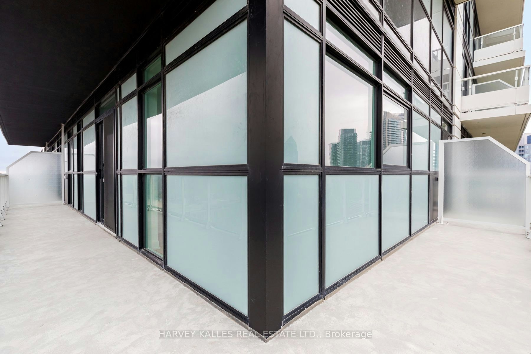 2008-251 Manitoba Street, Toronto, ON, M8Y 0C7 - 16