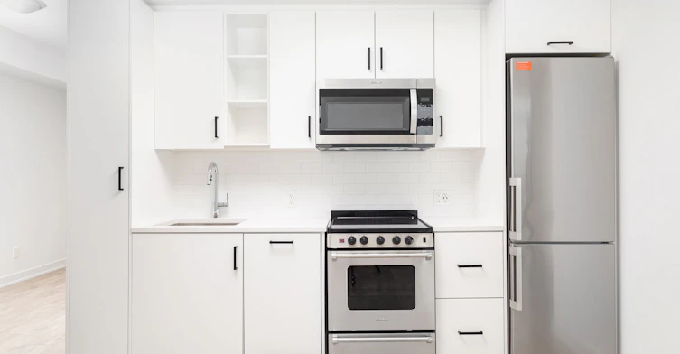 2008-251 Manitoba Street, Toronto, ON, M8Y 0C7 - 9