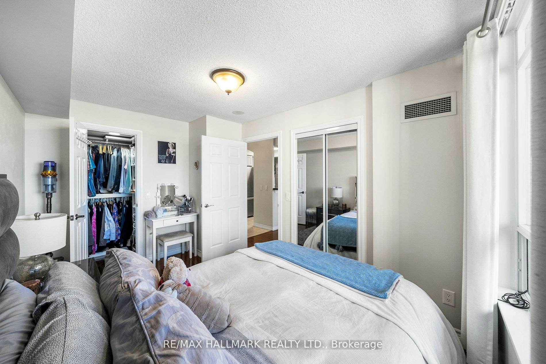 1421-700 Humberwood Boulevard, Toronto, ON, M9W 7J4 - 14