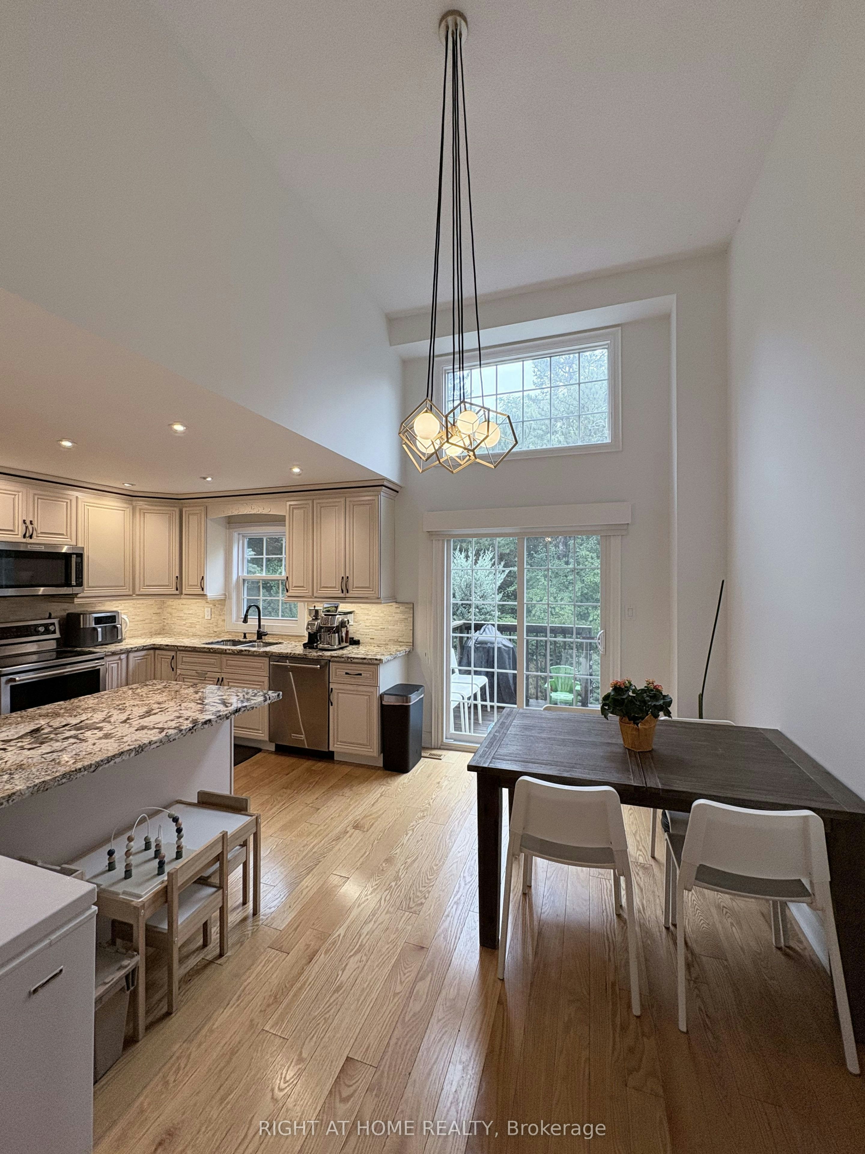 2 Stornwood Court, Brampton, ON, L6W 4H4 - 10