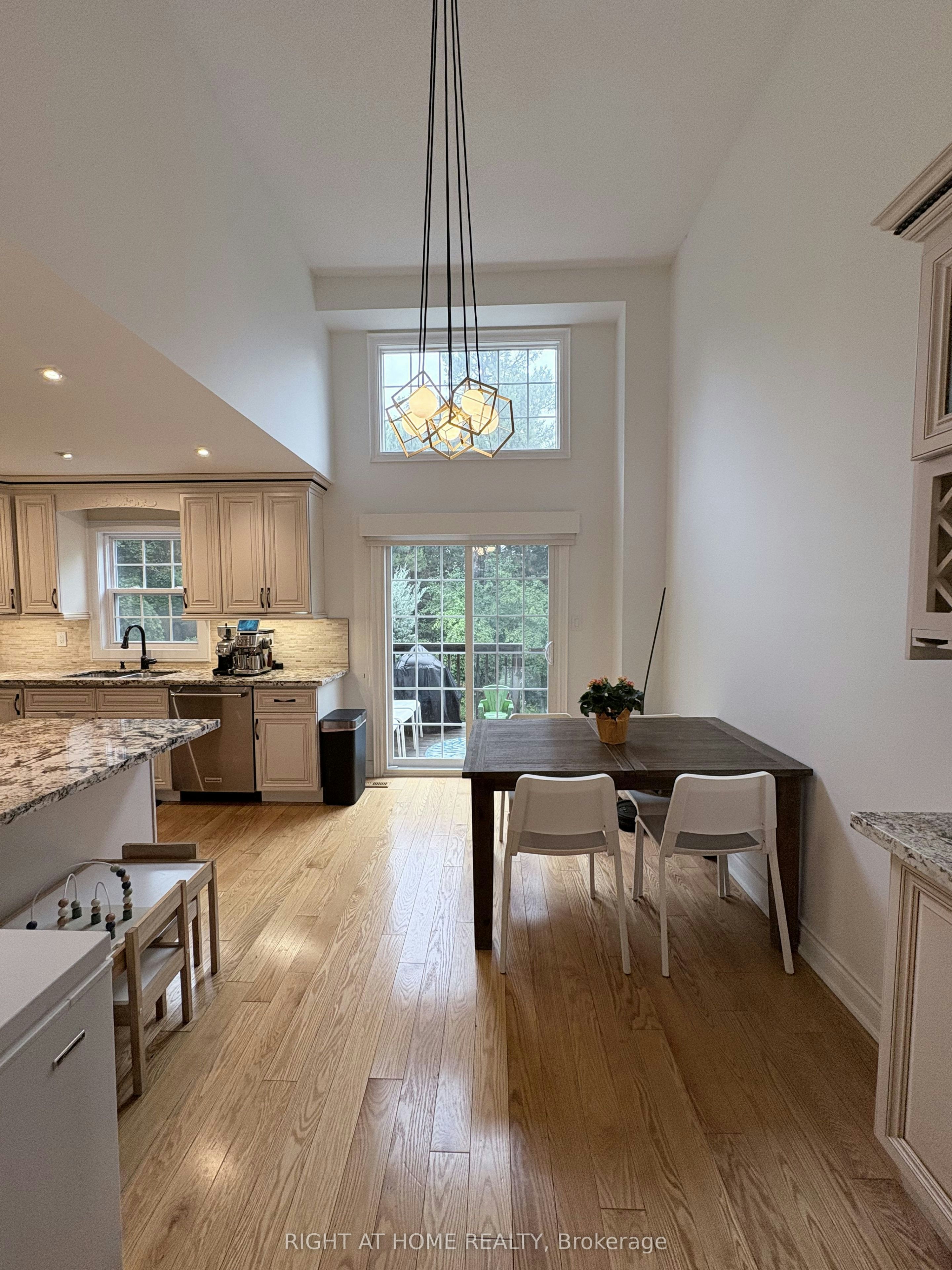 2 Stornwood Court, Brampton, ON, L6W 4H4 - 11