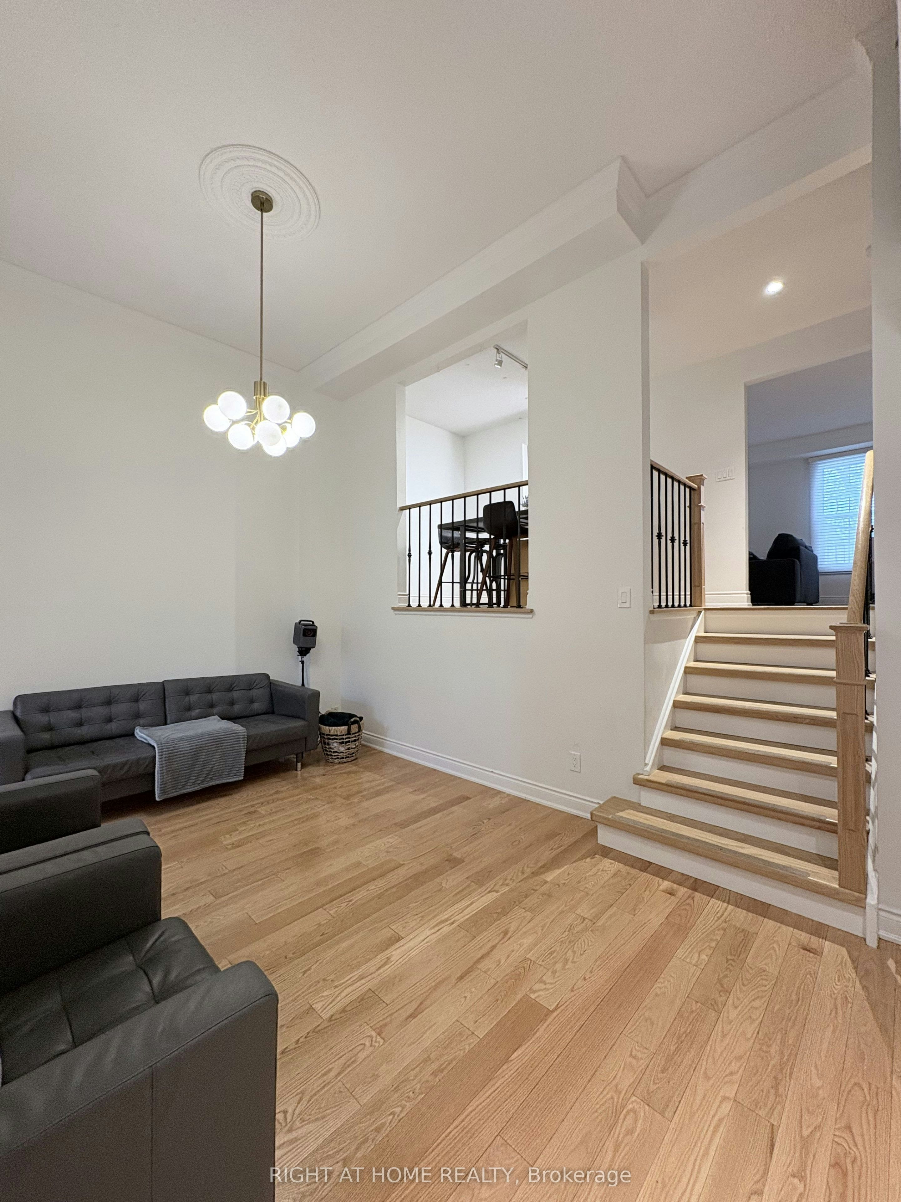 2 Stornwood Court, Brampton, ON, L6W 4H4 - 7