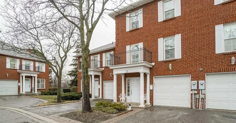 2 Stornwood Court, Brampton, ON, L6W 4H4