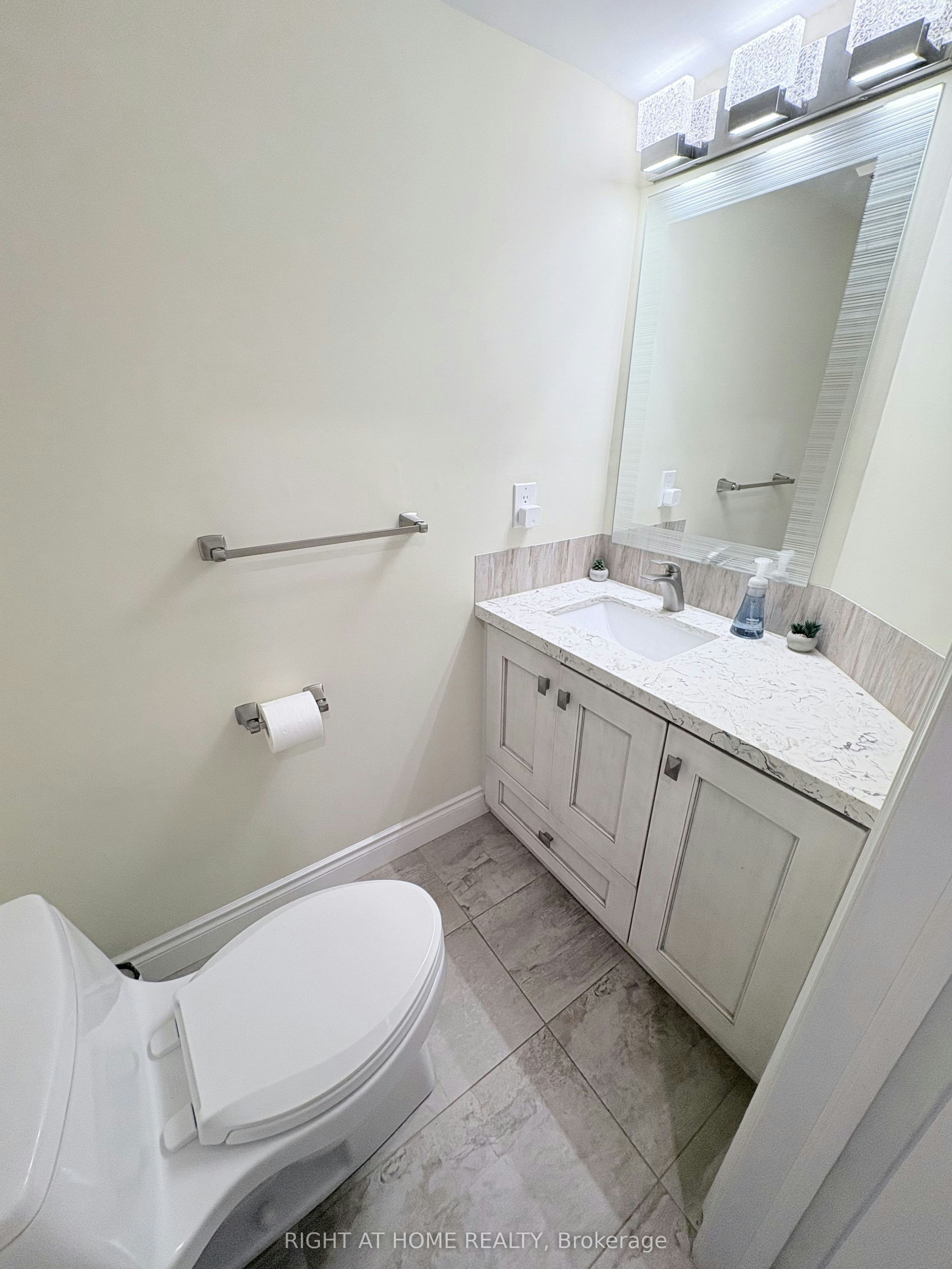 2 Stornwood Court, Brampton, ON, L6W 4H4 - 5
