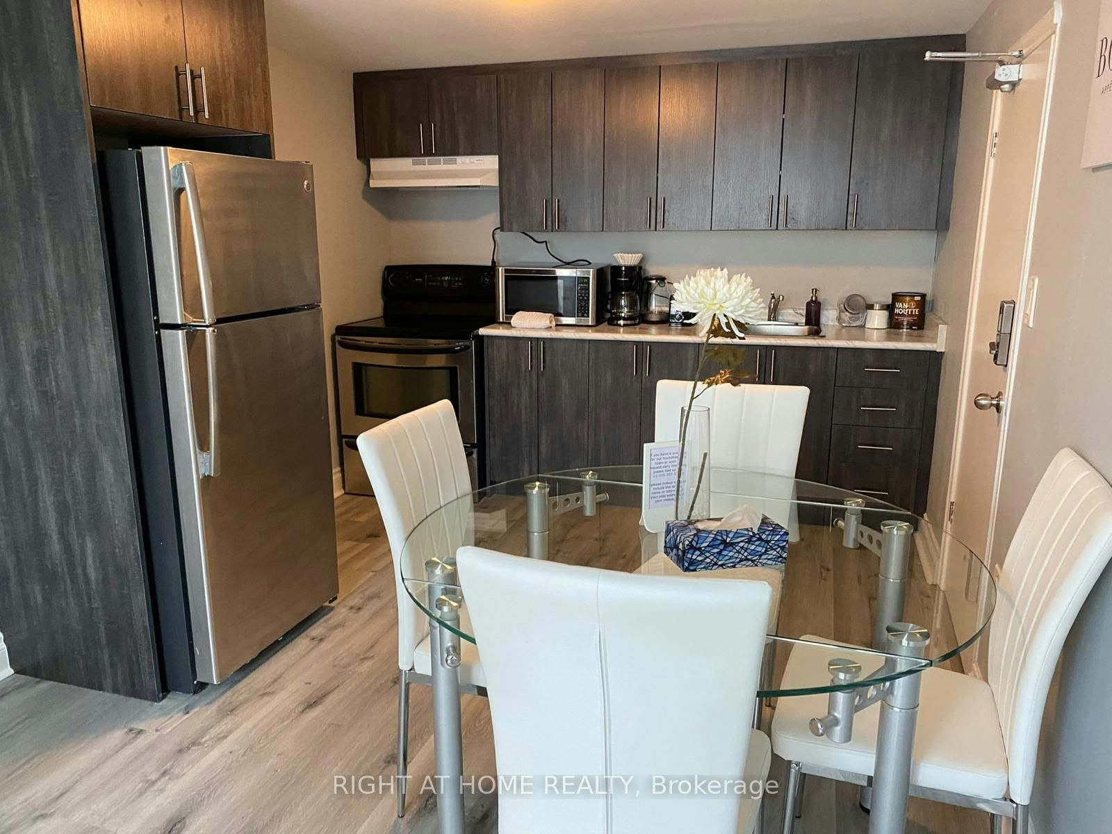 1-9 Donald Avenue, Toronto, ON, M6M 1J7 - 4