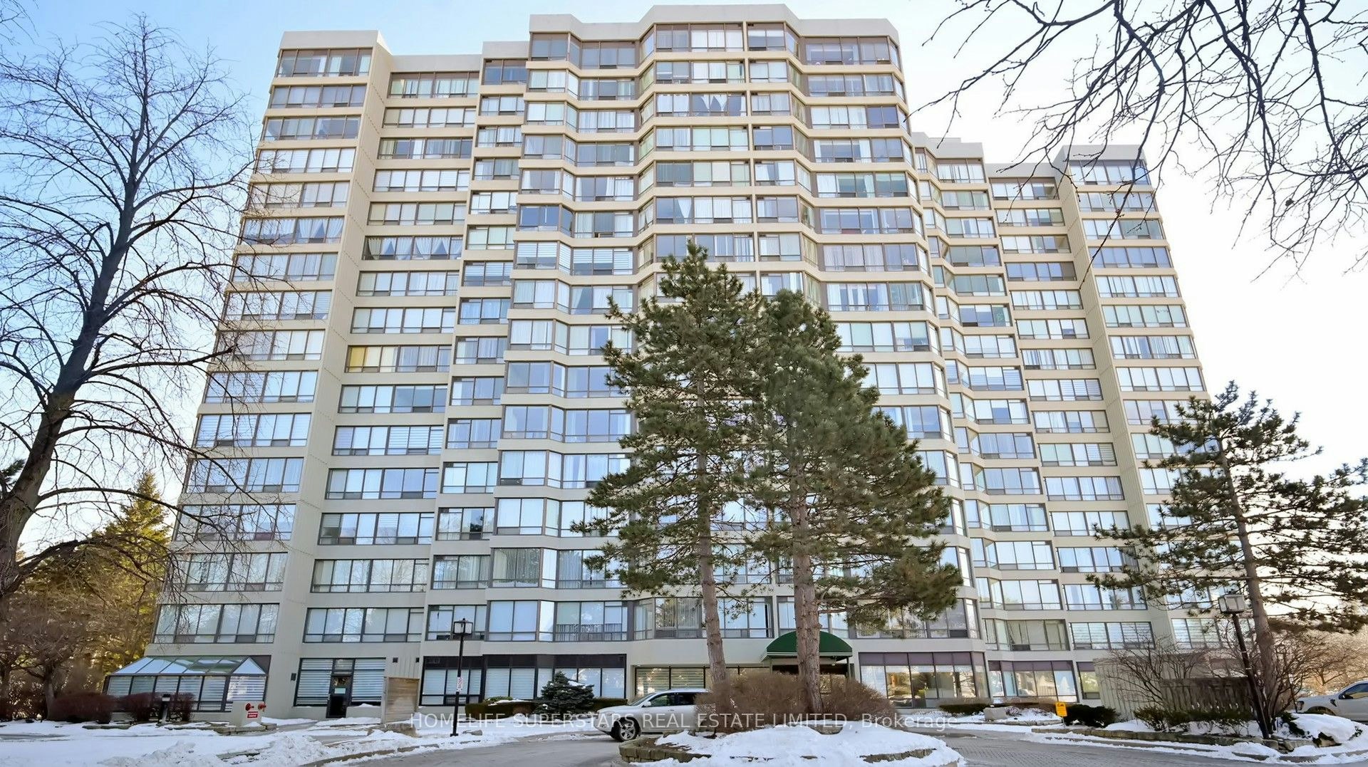 301-26 Hanover Road, Brampton, ON, L6S 4T2