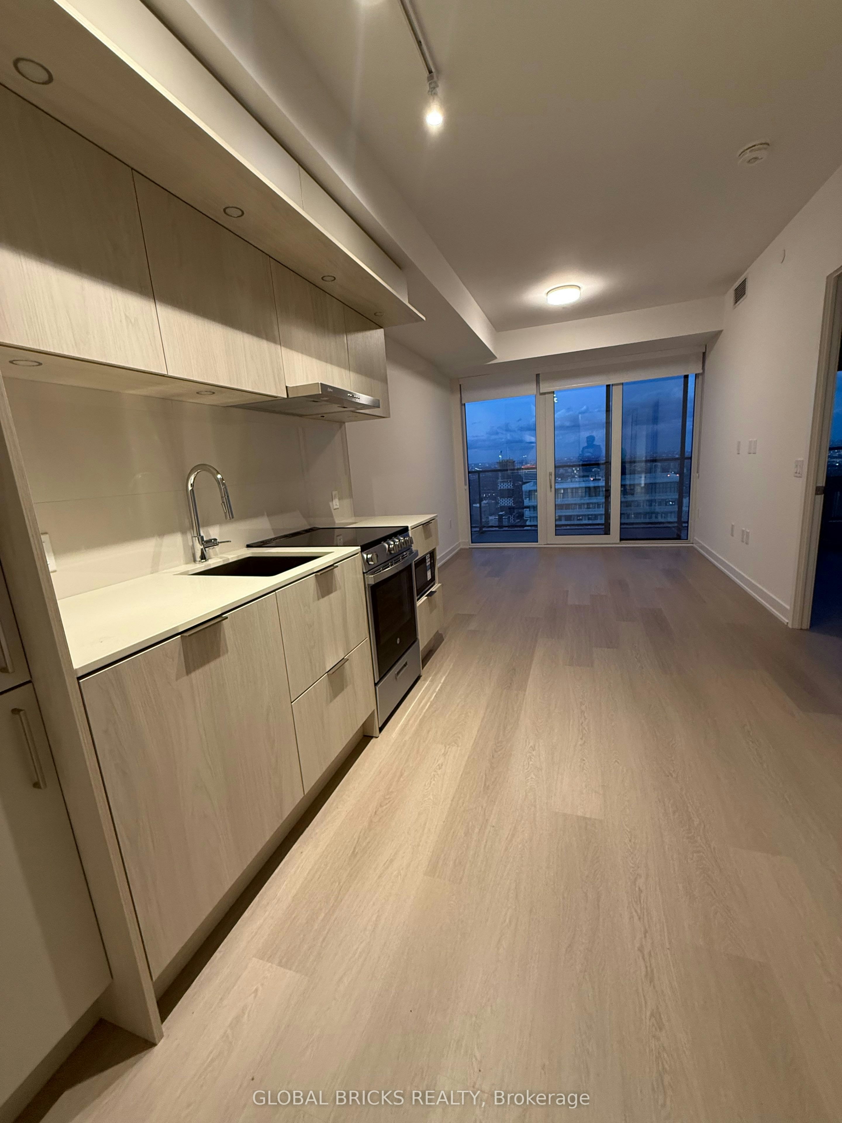 6707-448 Burnhamthorpe Rd W N/A, Mississauga, ON, L5B 0R4 - 2