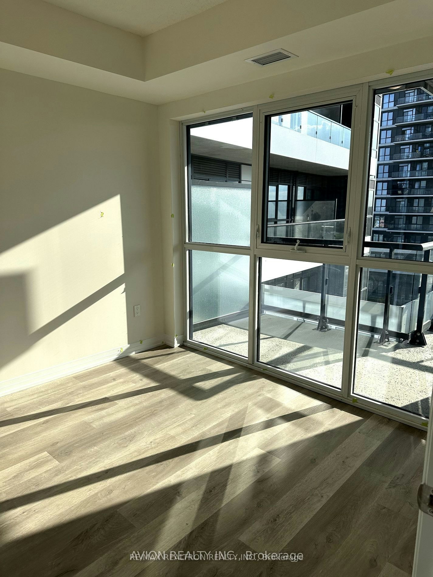 515-15 Watergarden Drive, Mississauga, ON, L5R 0G8 - 4