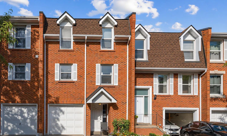 #77-333 Meadows Boulevard