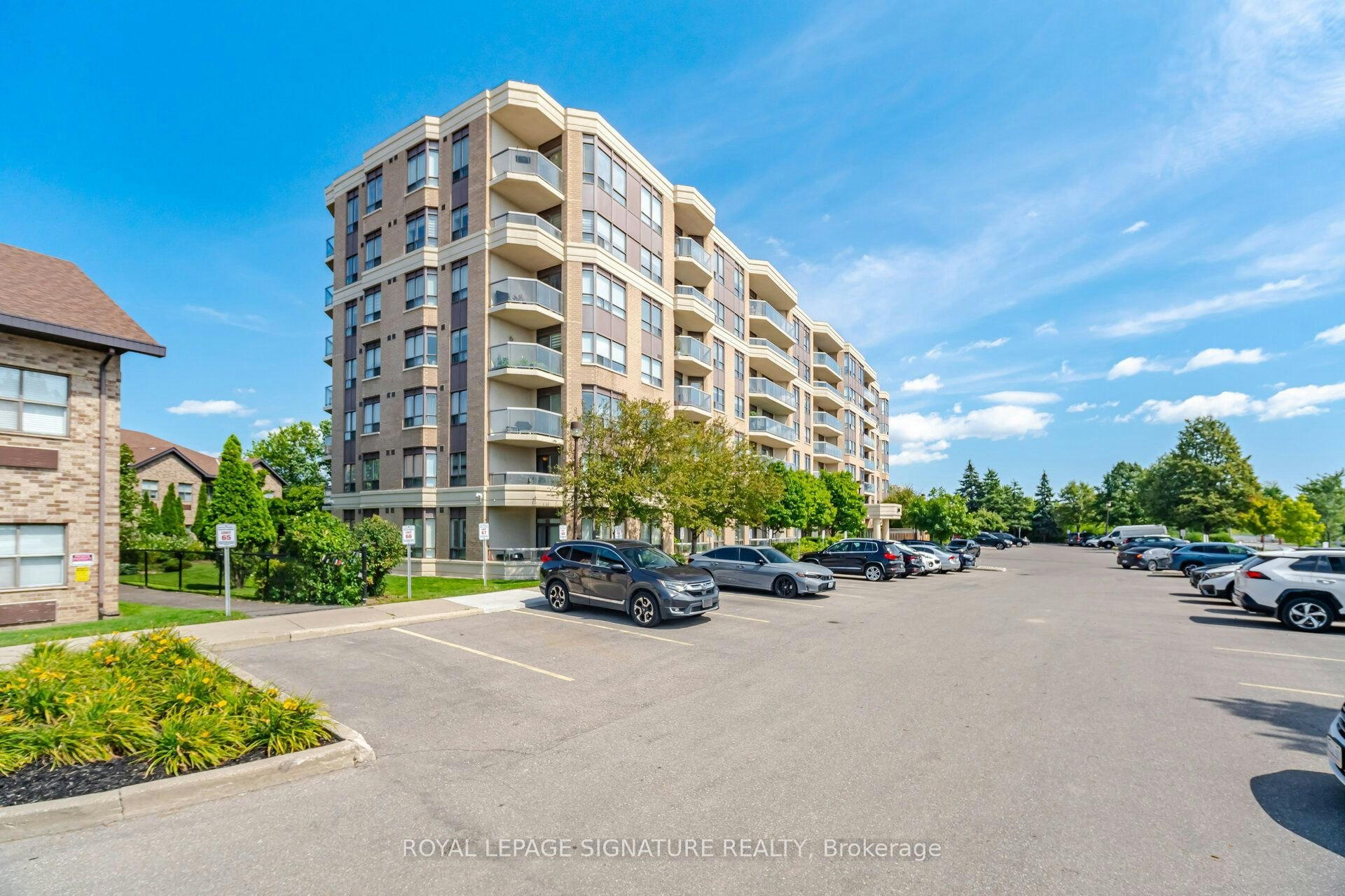 313-300 Ray Lawson Boulevard, Brampton, ON, L6Y 5H5