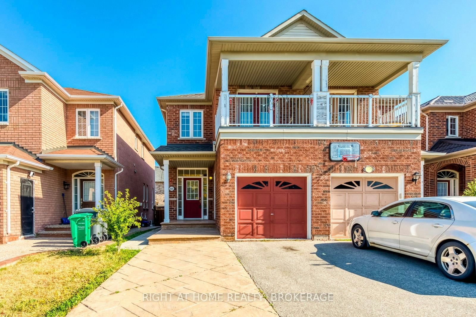 3402 Fountain Park Avenue, Mississauga, ON, L5M 7E3