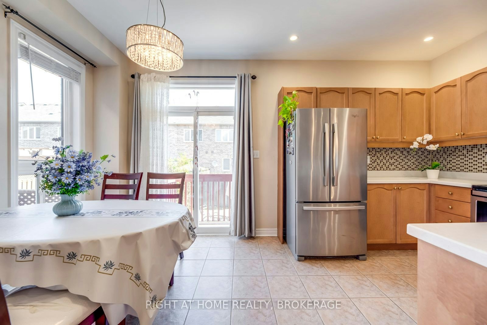 3402 Fountain Park Avenue, Mississauga, ON, L5M 7E3 - 9