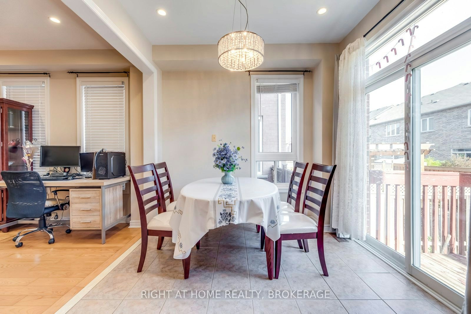 3402 Fountain Park Avenue, Mississauga, ON, L5M 7E3 - 10