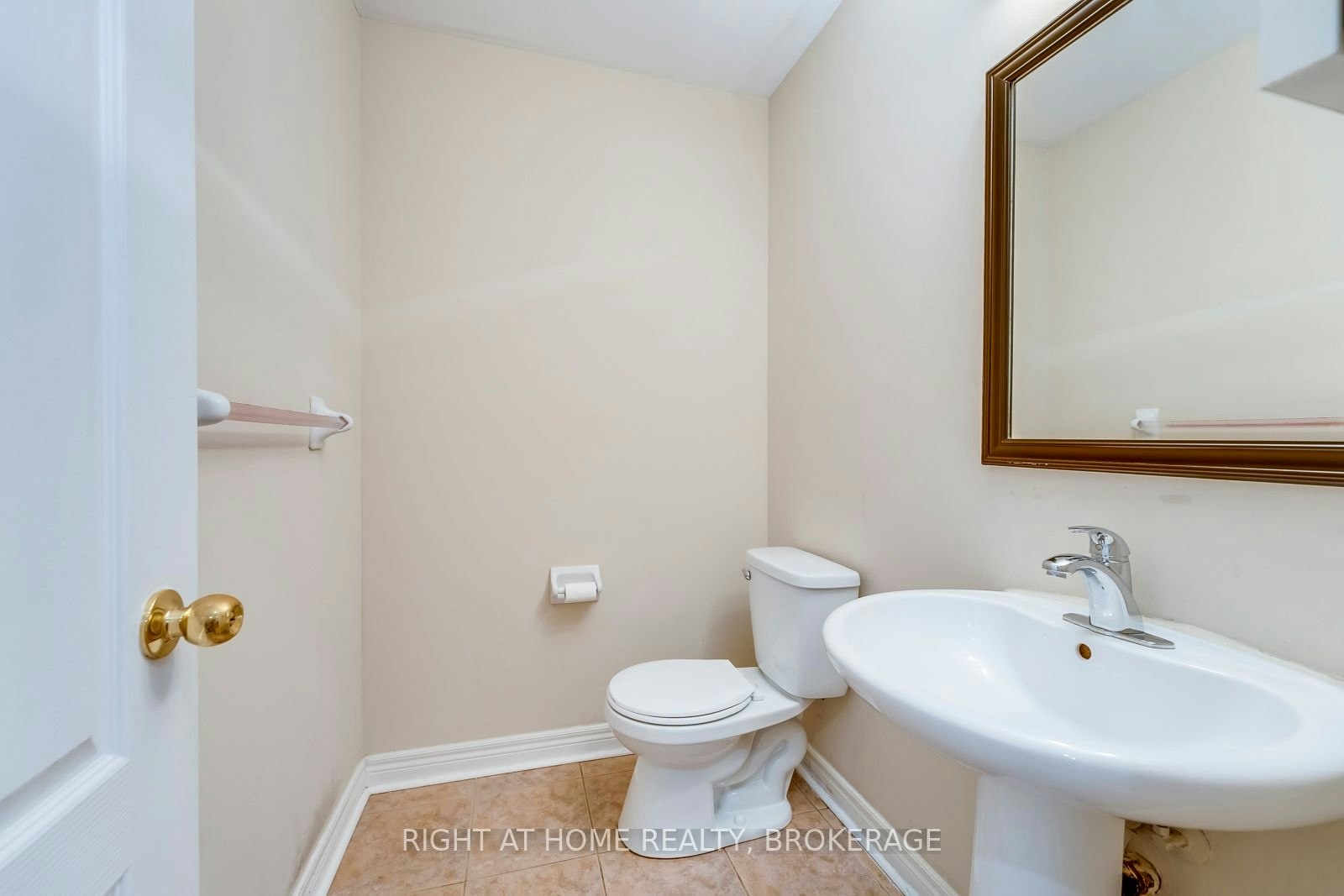 3402 Fountain Park Avenue, Mississauga, ON, L5M 7E3 - 13