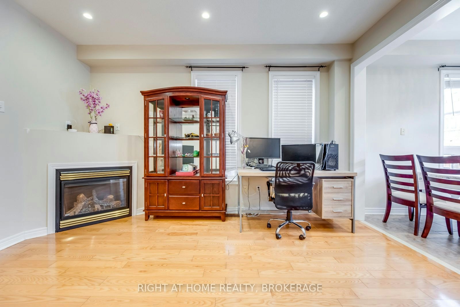 3402 Fountain Park Avenue, Mississauga, ON, L5M 7E3 - 6