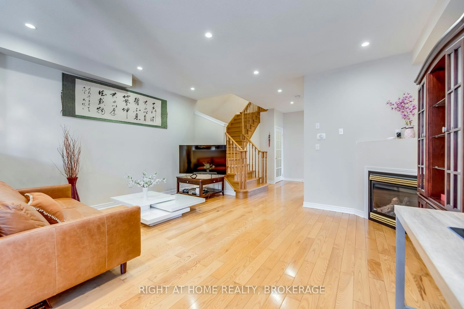 3402 Fountain Park Avenue, Mississauga, ON, L5M 7E3 - 8