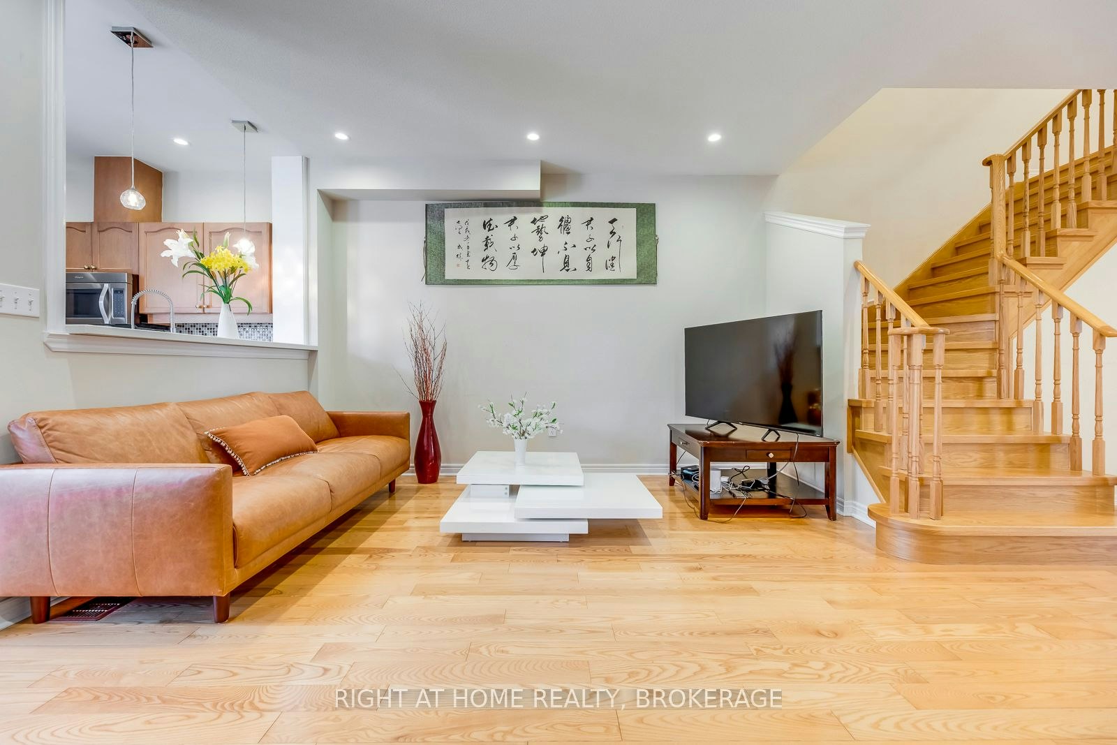 3402 Fountain Park Avenue, Mississauga, ON, L5M 7E3 - 4