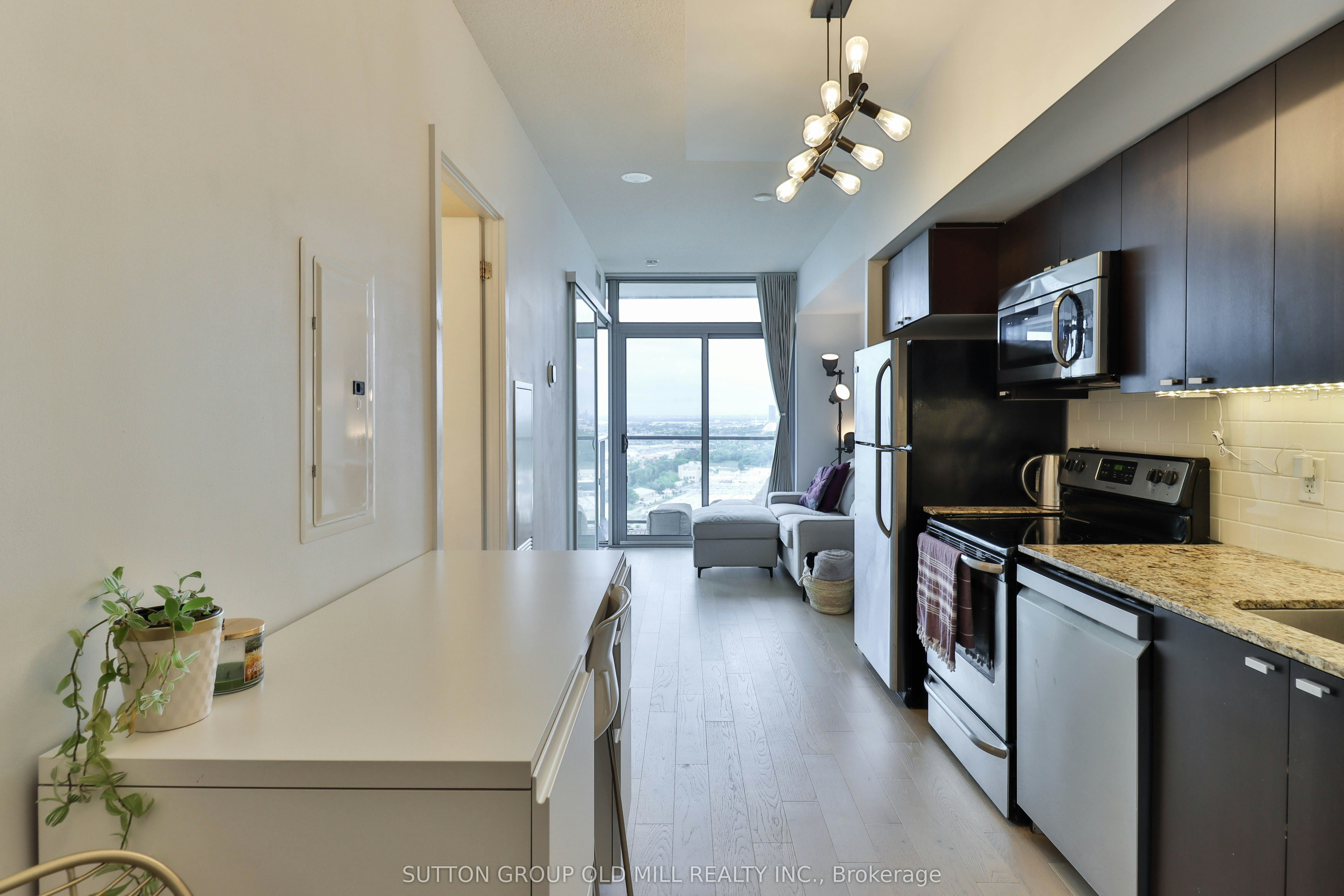 2709-105 The Queensway N/A, Toronto, ON, M6S 5B5 - 4