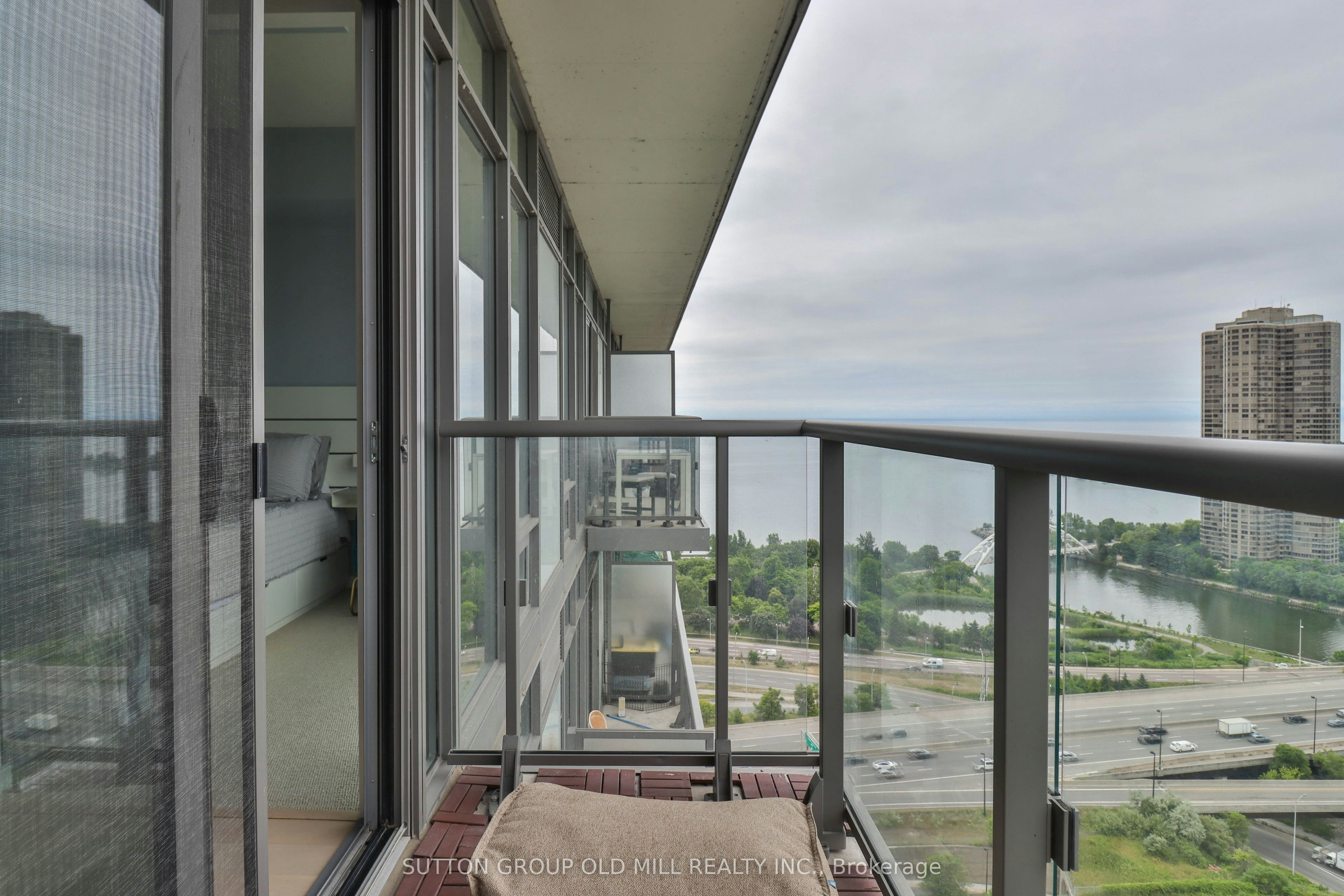 2709-105 The Queensway N/A, Toronto, ON, M6S 5B5 - 19