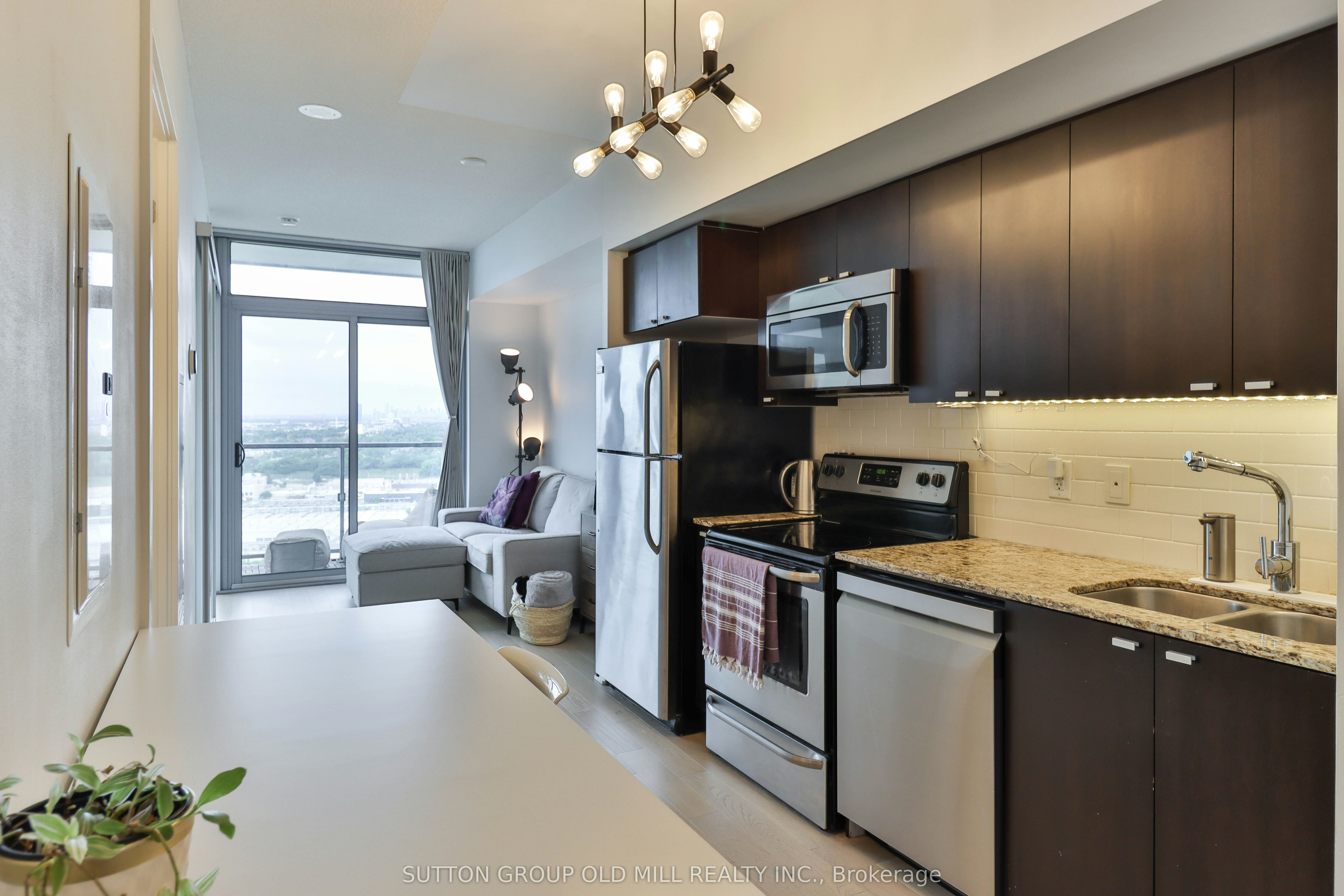 2709-105 The Queensway N/A, Toronto, ON, M6S 5B5 - 5
