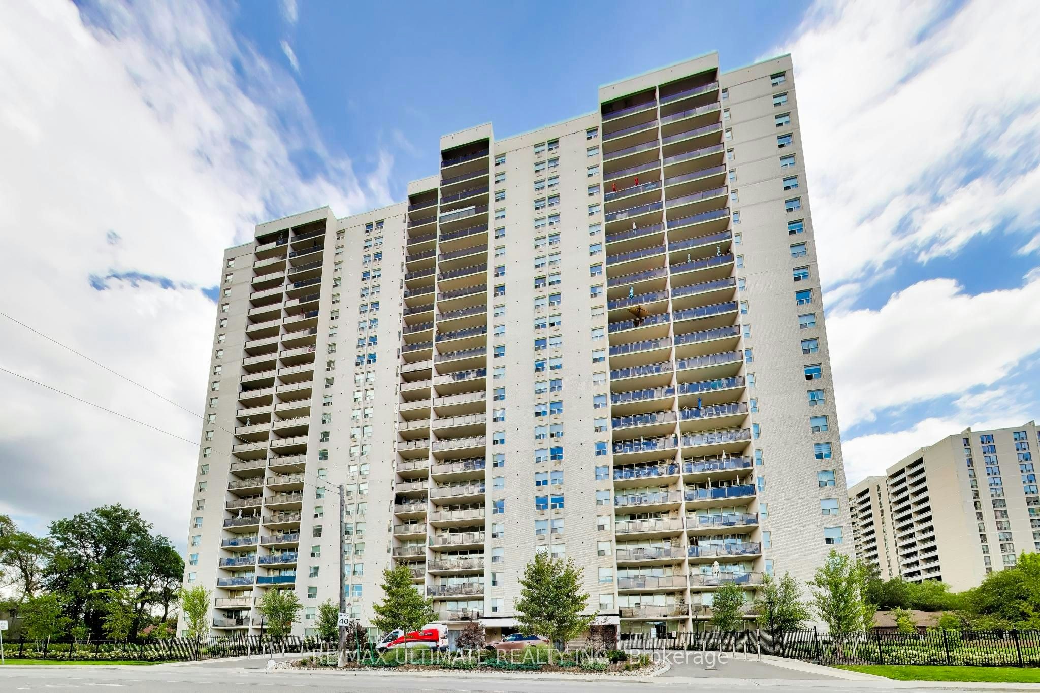 608-155 Marlee Avenue, Toronto, ON, M6B 4B5
