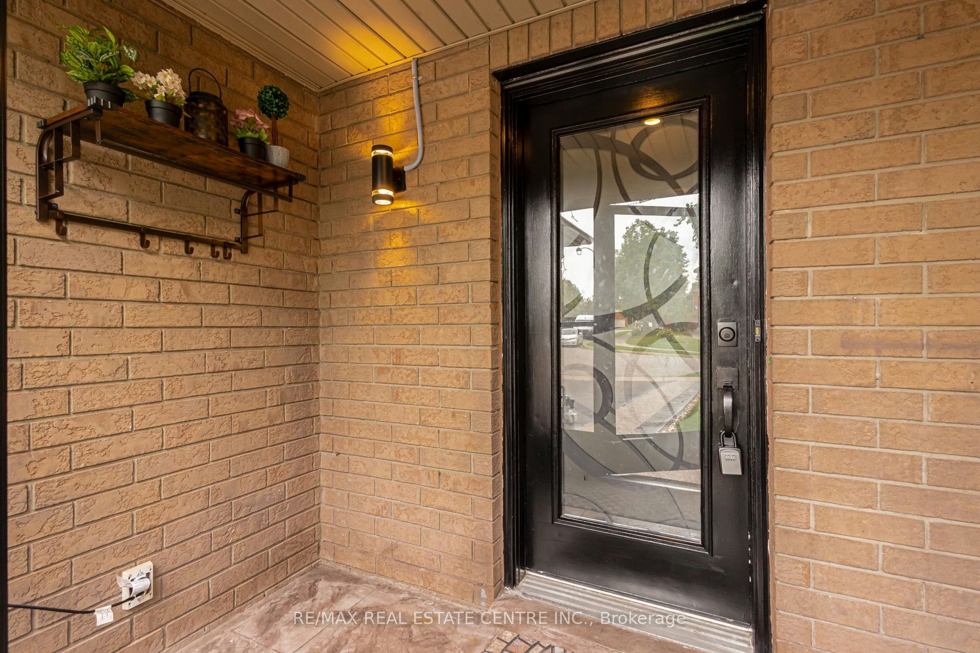 37 Woodstream Avenue, Brampton, ON, L6R 1N7 - 3