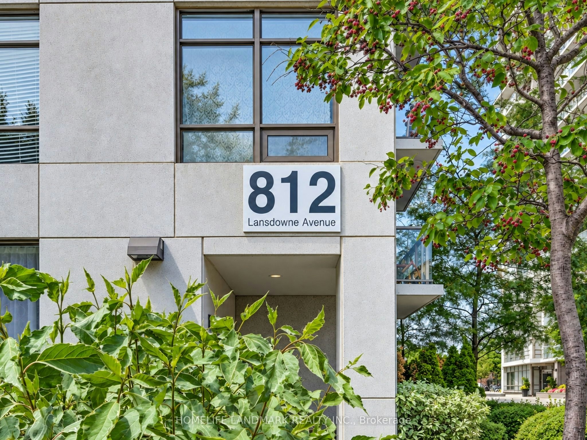 619-812 Lansdowne Avenue, Toronto, ON, M6H 4K5