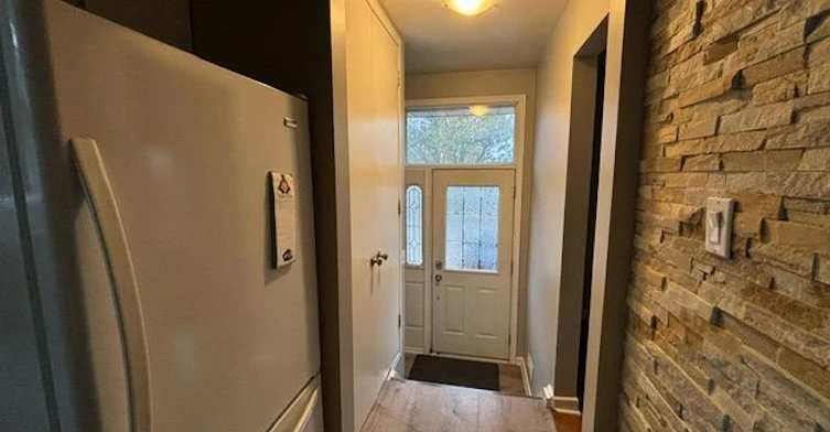 UPPER-2551 Padstow Crescent, Mississauga, ON, L5J 2G2 - 2