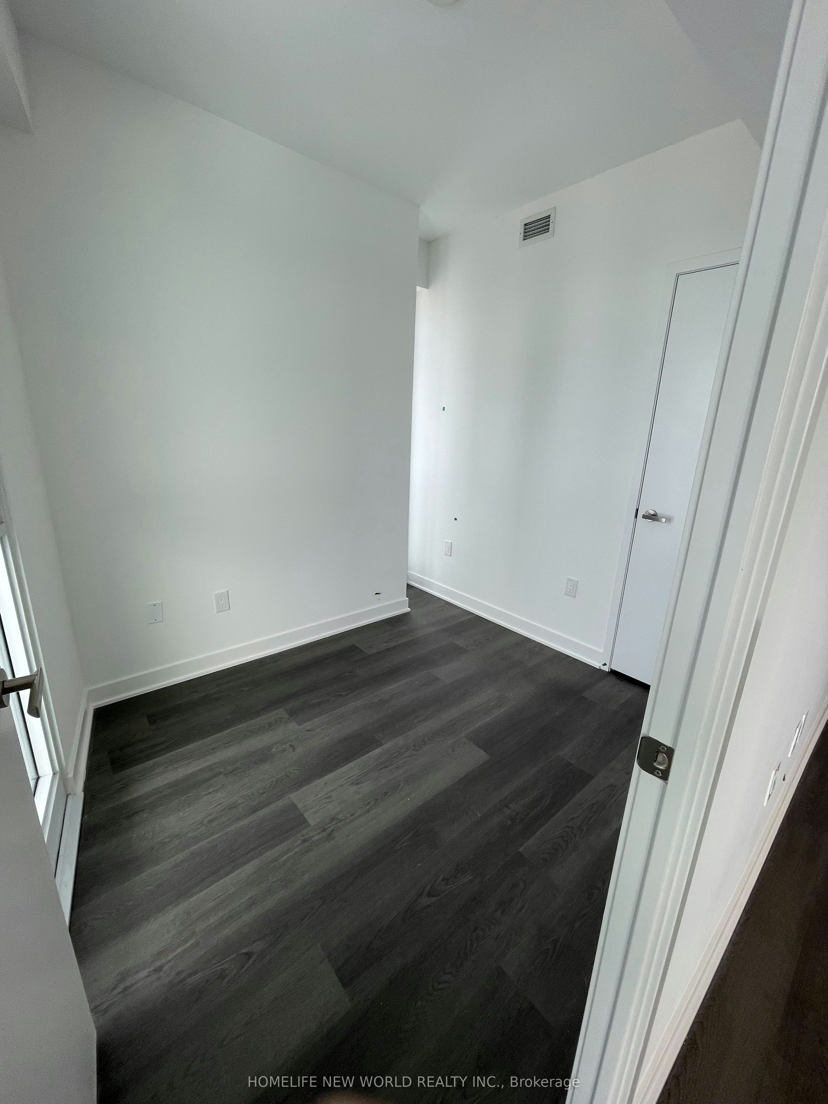 2109-3900 Confederation Parkway, Mississauga, ON, L5B 0M3 - 14