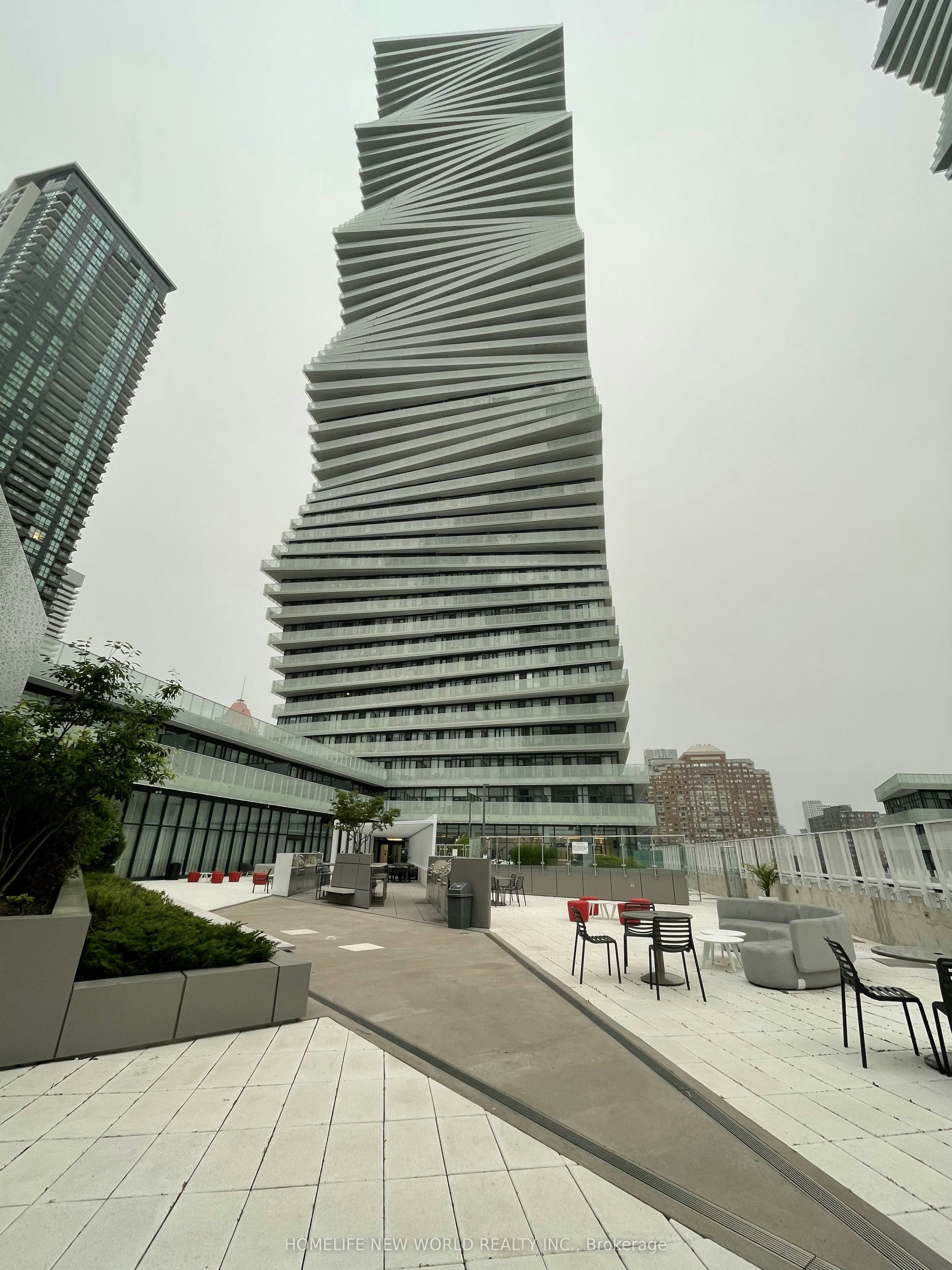 2109-3900 Confederation Parkway, Mississauga, ON, L5B 0M3 - 25
