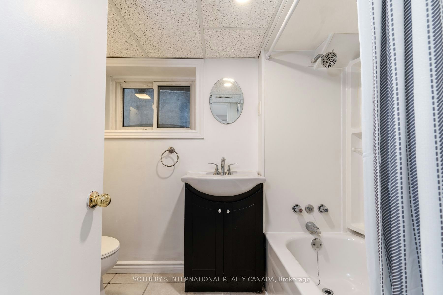 Bsmt-15 Indian Road Crescent, Toronto, ON, M6P 2E9 - 16