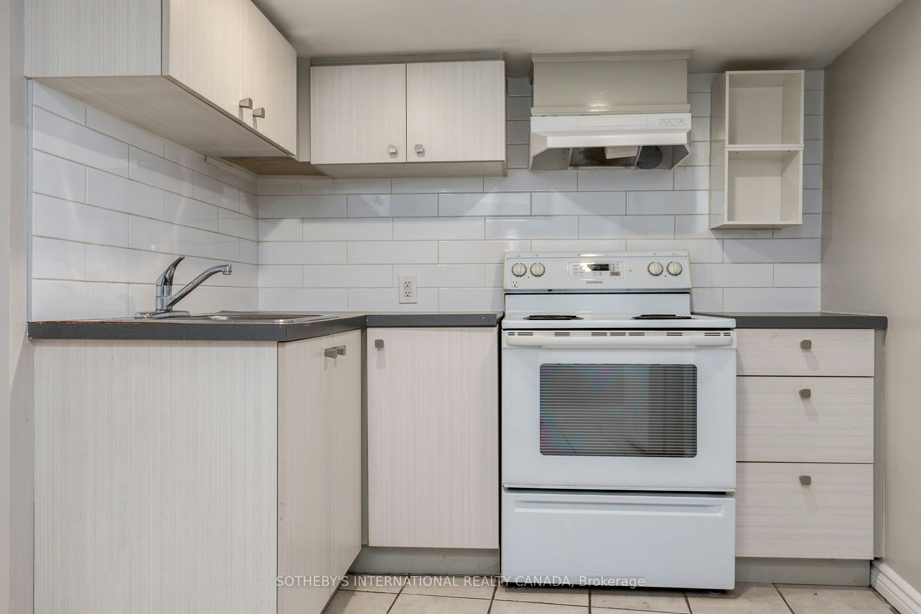 Bsmt-15 Indian Road Crescent, Toronto, ON, M6P 2E9 - 11