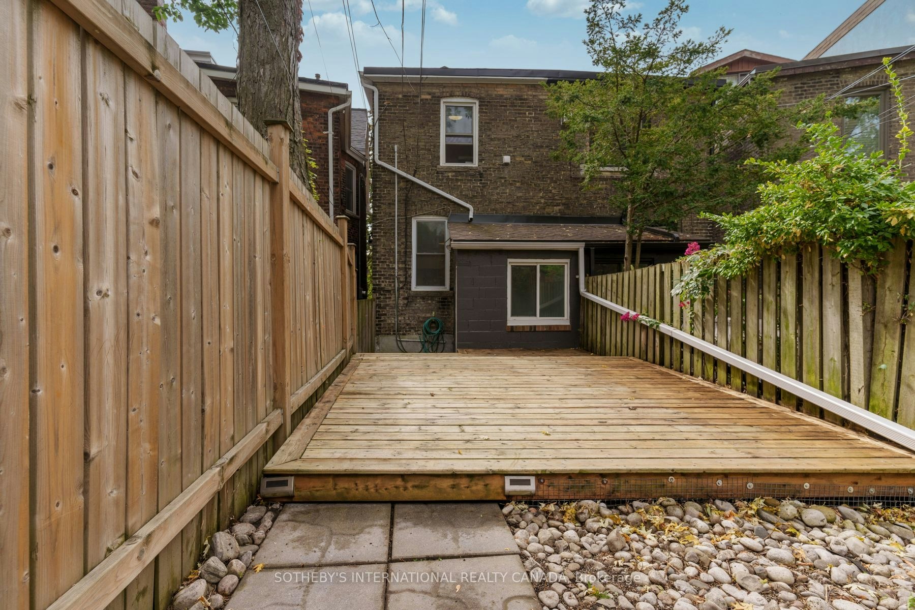 Bsmt-15 Indian Road Crescent, Toronto, ON, M6P 2E9 - 17