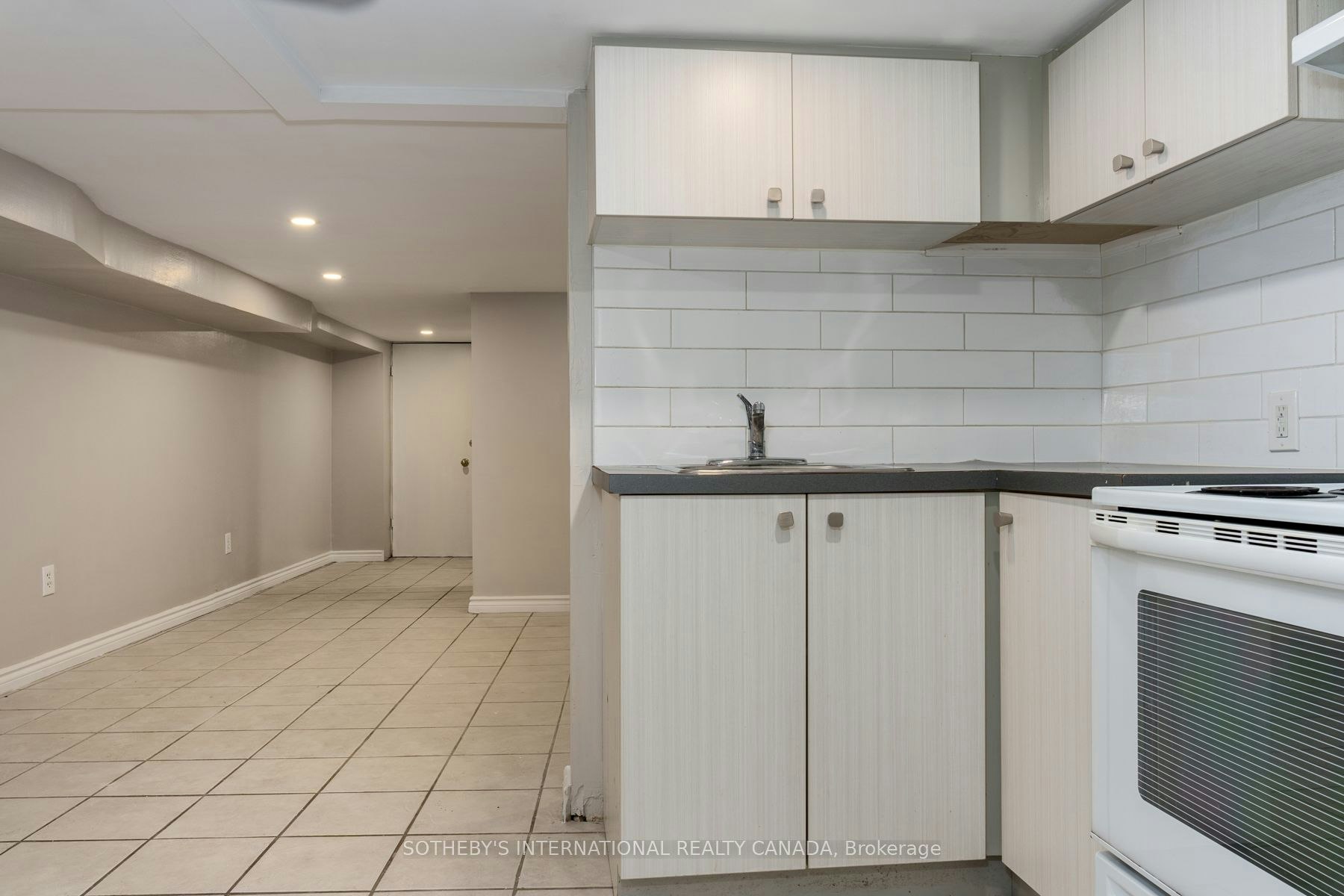 Bsmt-15 Indian Road Crescent, Toronto, ON, M6P 2E9 - 12