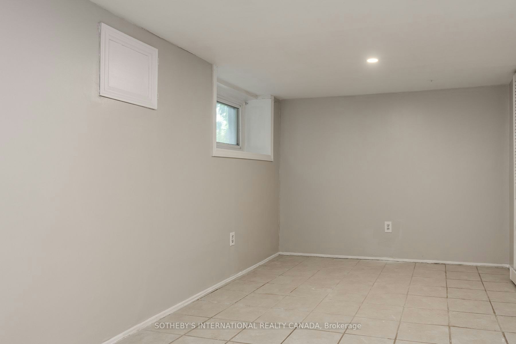 Bsmt-15 Indian Road Crescent, Toronto, ON, M6P 2E9 - 14