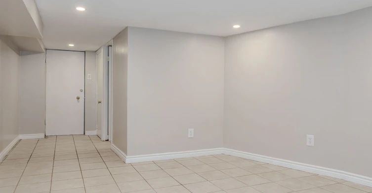 Bsmt-15 Indian Road Crescent, Toronto, ON, M6P 2E9 - 8