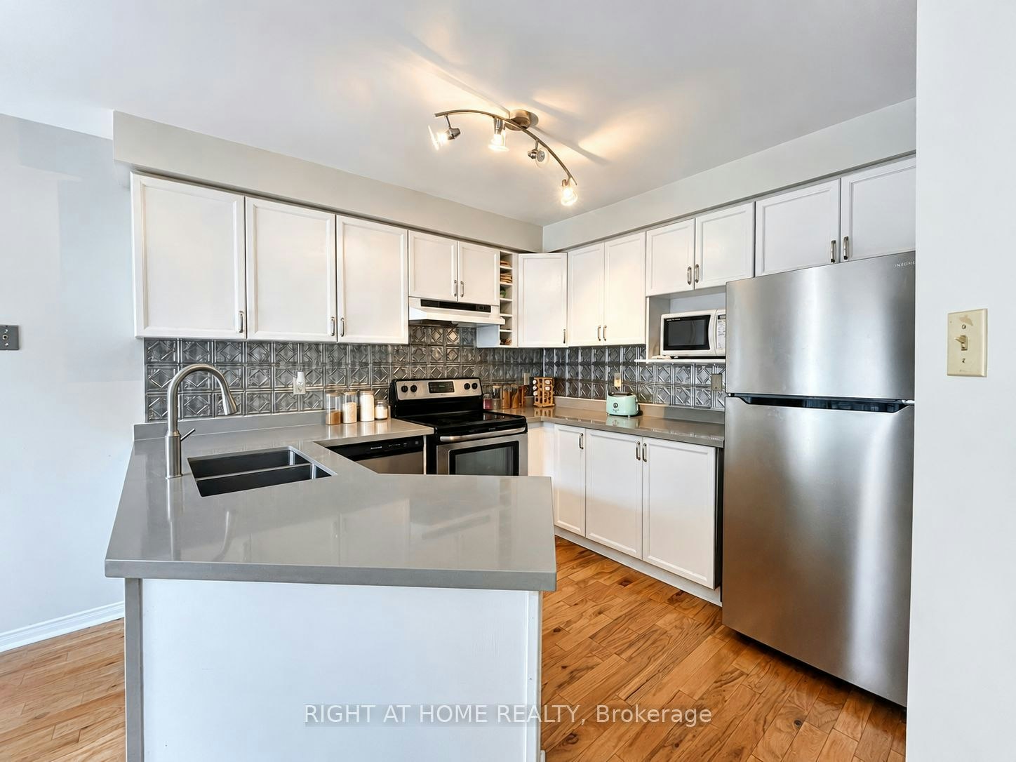 10 Banner Rd Road, Brampton, ON, L6X 4K6 - 7