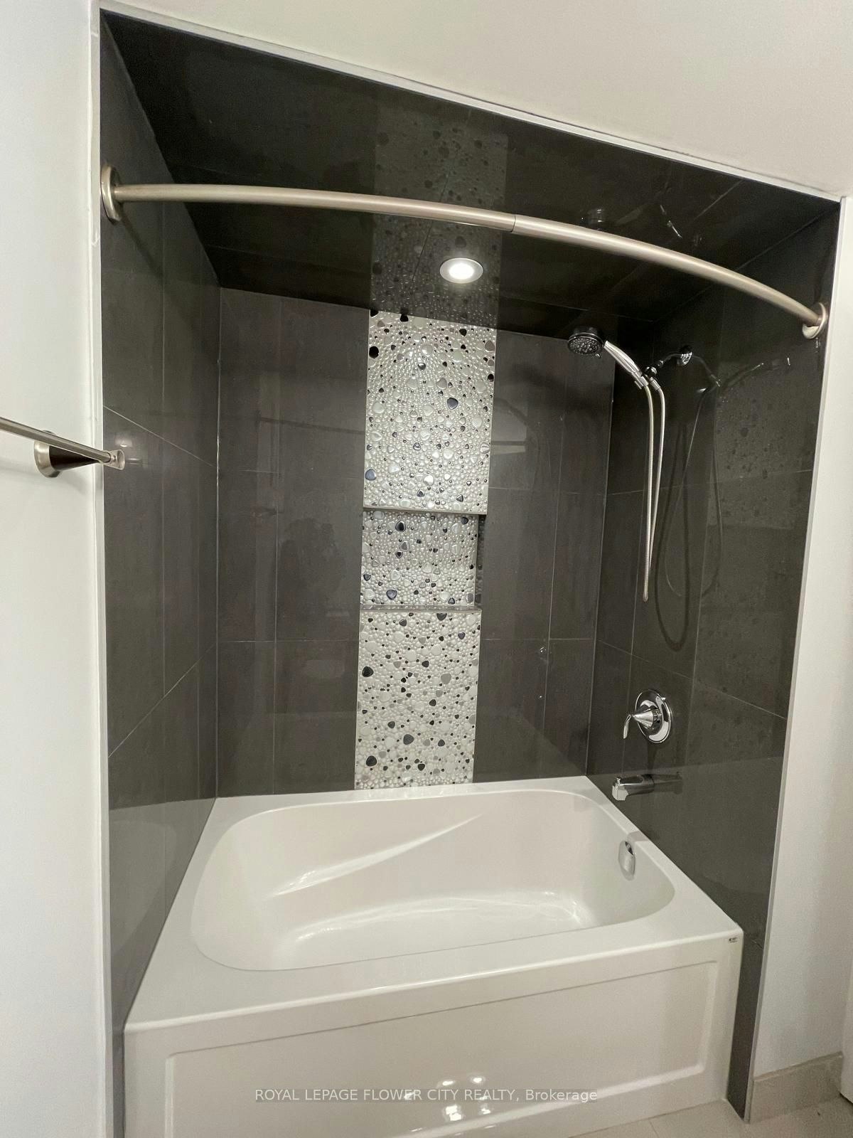 Lwr Lvl-18 Reuben Avenue N, Toronto, ON, M9M 1E5 - 12