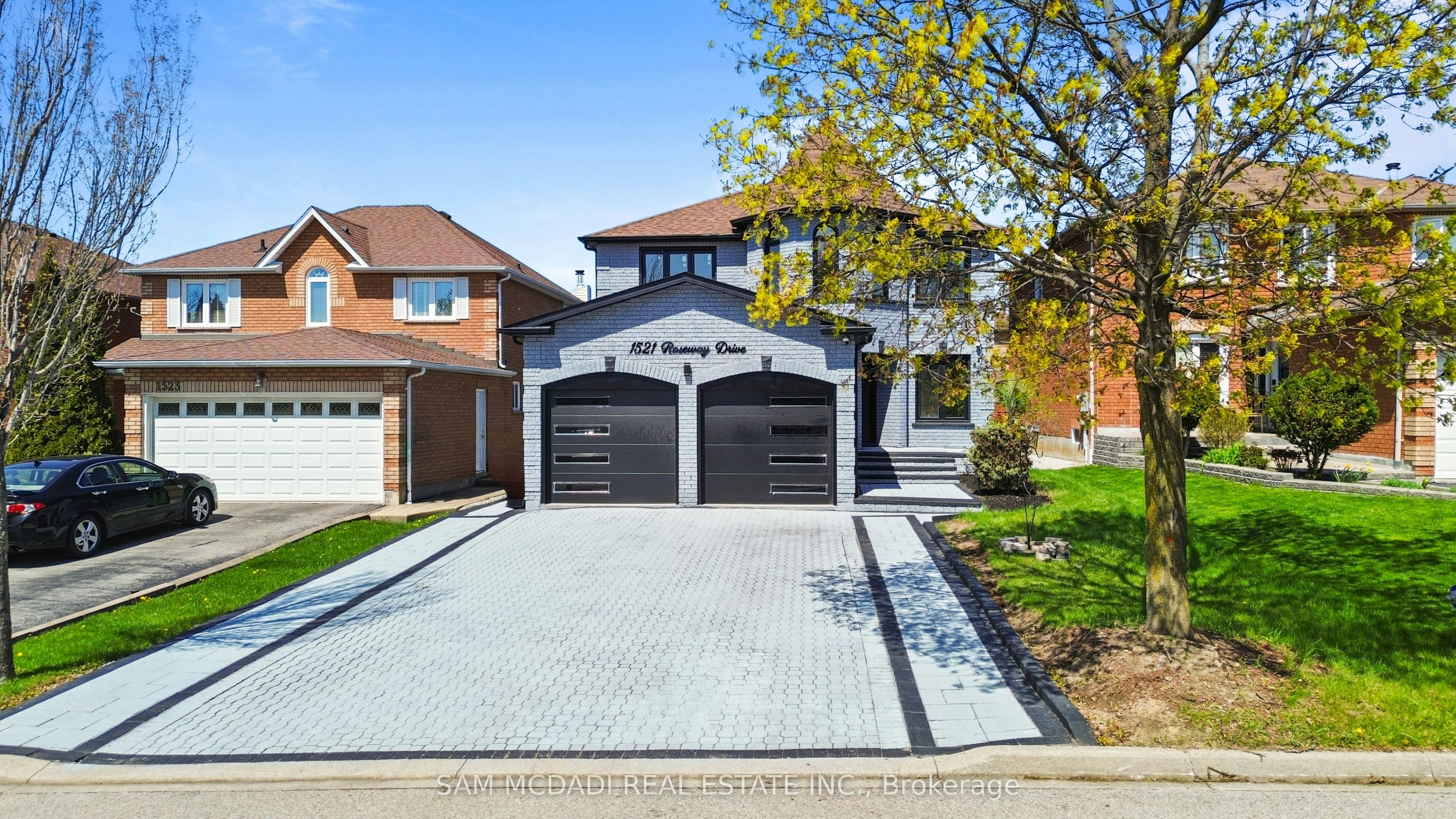 1521 Roseway Drive, Mississauga, ON, L5M 5M5