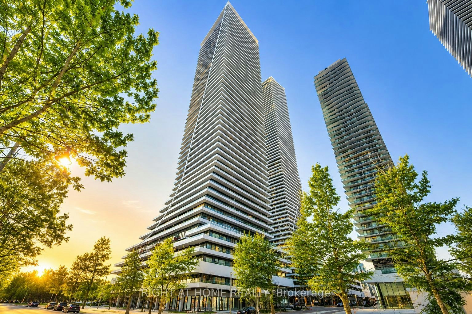 LPH02B-20 Shore Breeze Drive, Toronto, ON, M8V 1A1