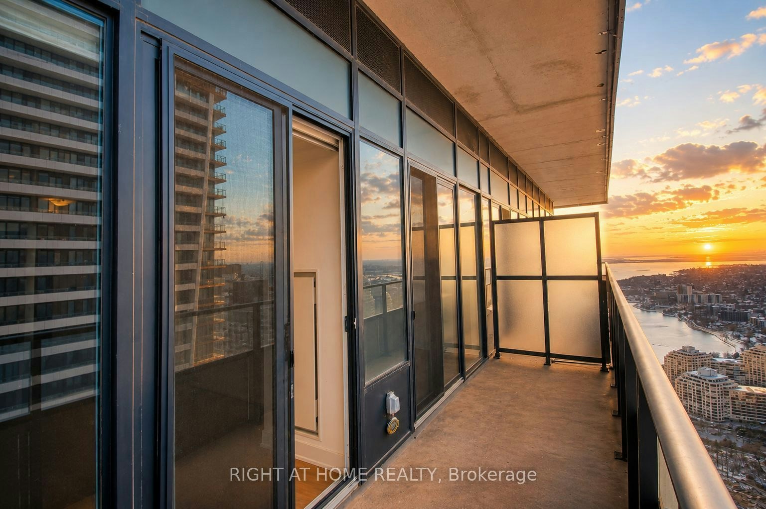 LPH02B-20 Shore Breeze Drive, Toronto, ON, M8V 1A1