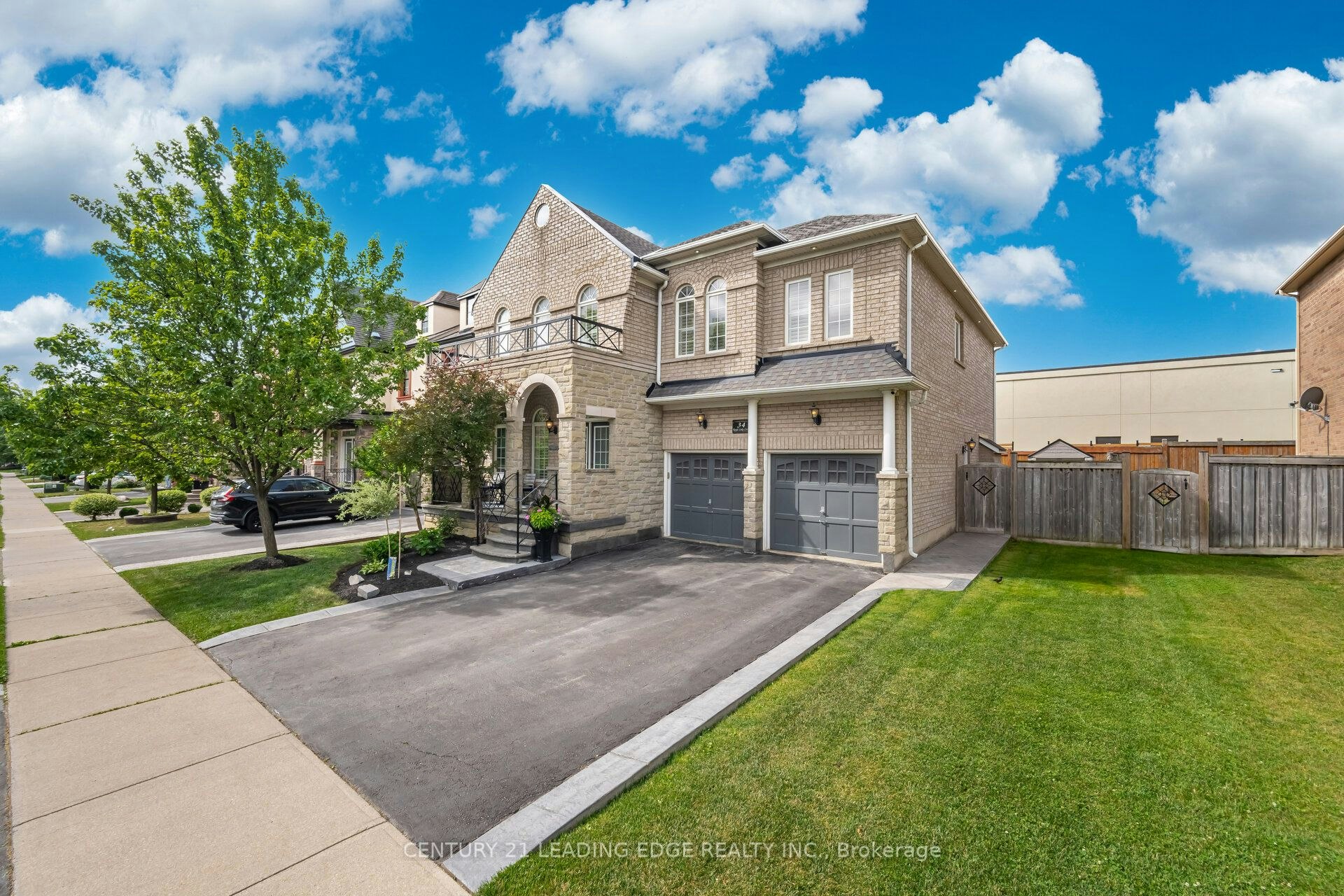 34 Royal Links Circle, Brampton, ON, L6P 2Z9