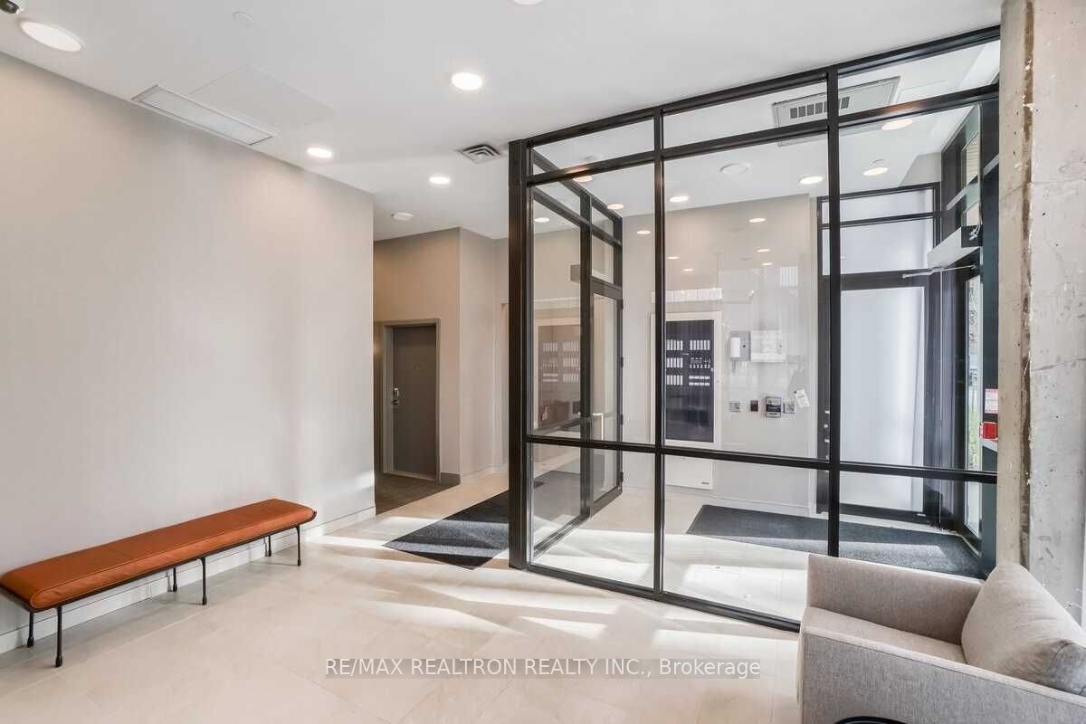 606-160 Canon Jackson Drive, Toronto, ON, M6M 0B6 - 11