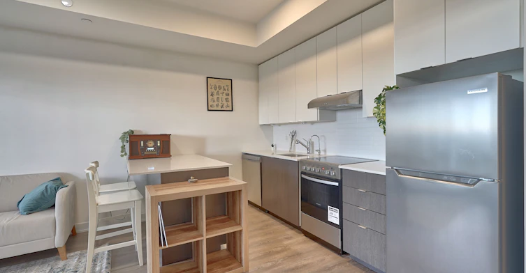 606-160 Canon Jackson Drive, Toronto, ON, M6M 0B6 - 8