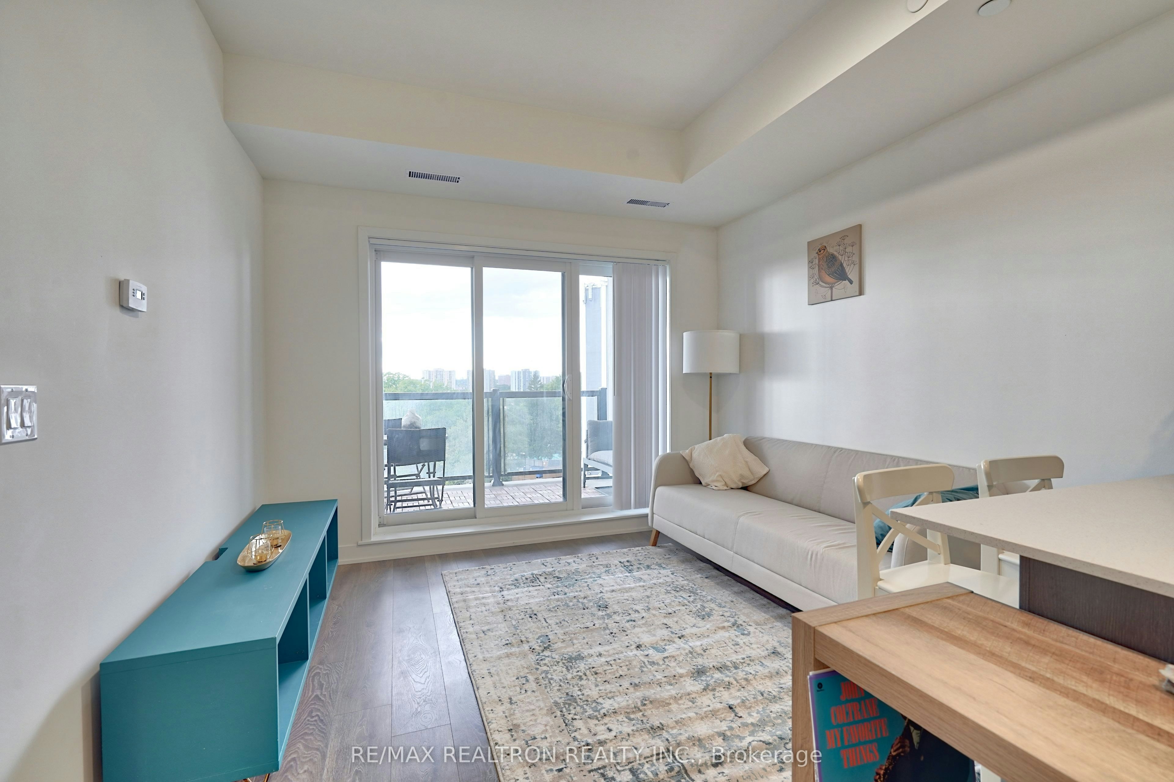 606-160 Canon Jackson Drive, Toronto, ON, M6M 0B6 - 3