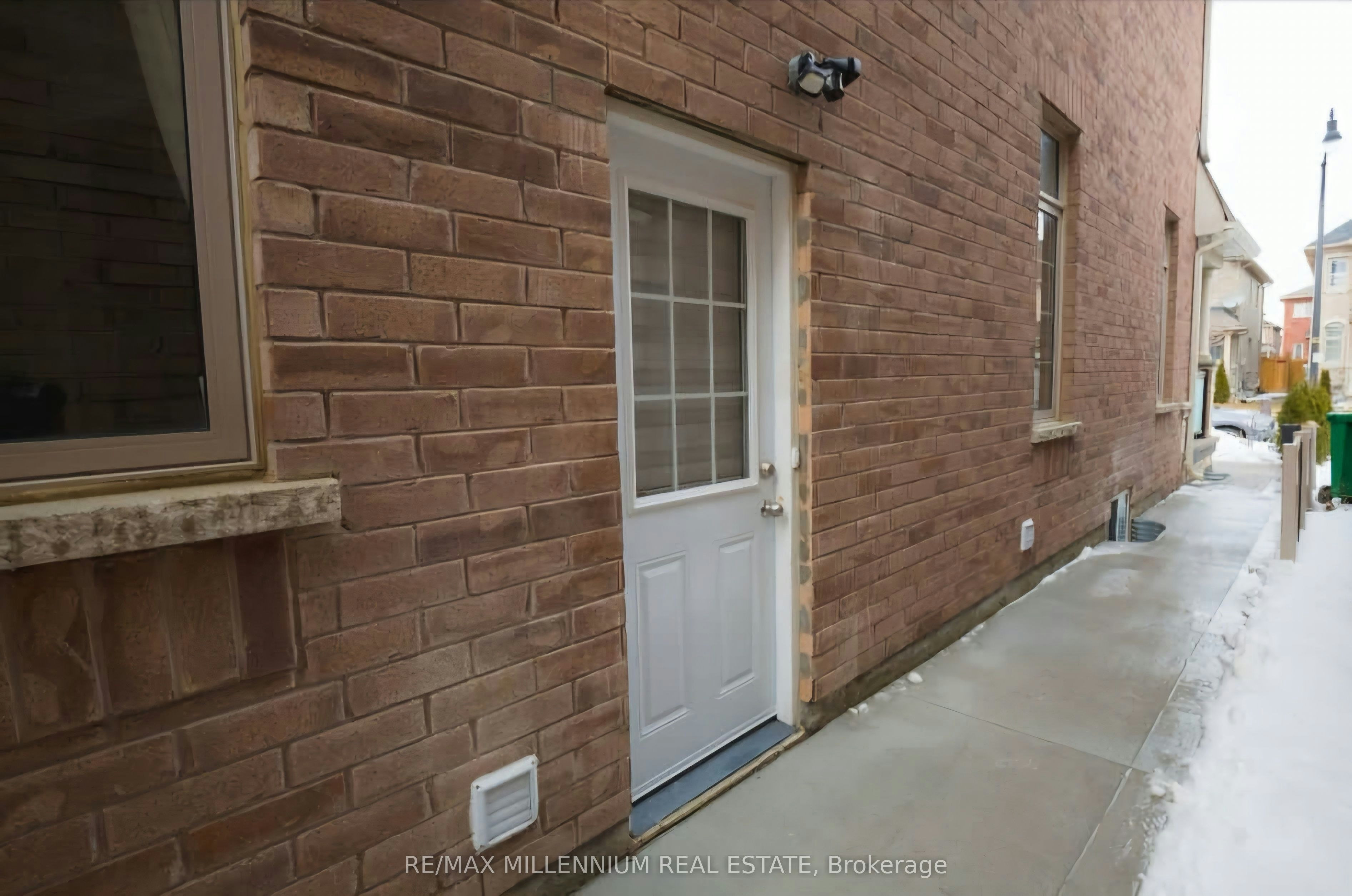 BSMT-7 Lloyd Crescent, Brampton, ON, L7A 4J5
